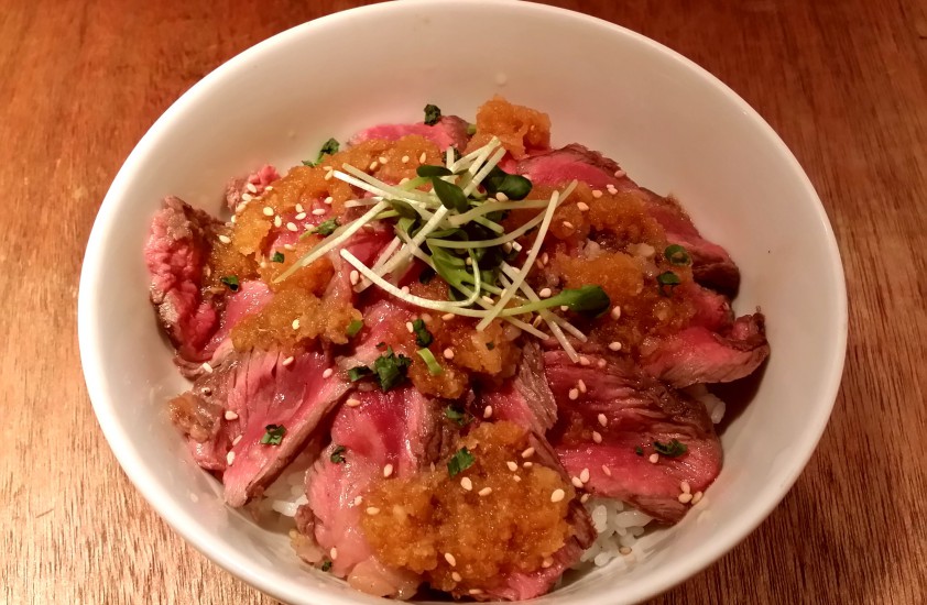 Beefステーキ丼 和風おろしソース