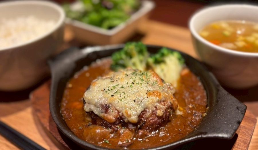 【Kamiichi：今週の週替わりランチ】特製ハンバーグ ～チーズ イン デミグラスソース～（1,200円）